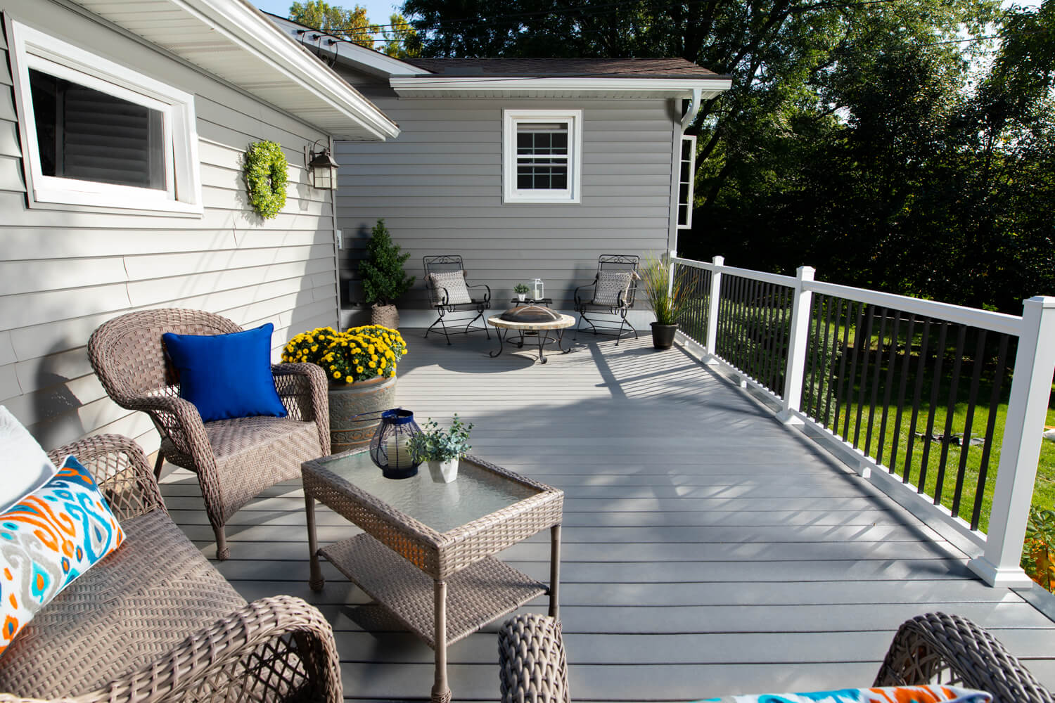Fusion Gray Back Deck Scene